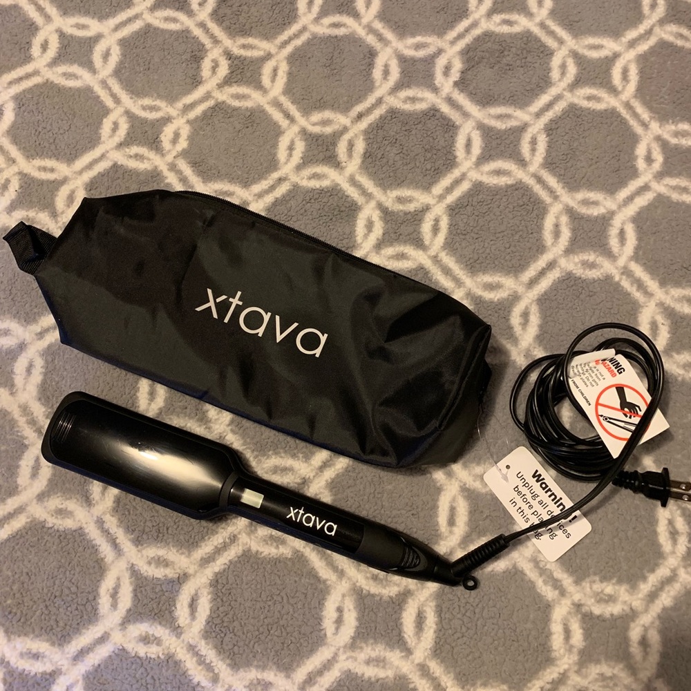 NWOT xtava infrared hair straightener